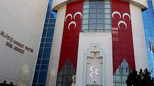 Siyaset dünyasında gözler Milliyetçi Hareket Partisi’ne (MHP) çevrildi. 

MHP Genel