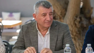 İzmir'de Güzelbahçe Belediyesi'ne yönelik düzenlenen şafak operasyonunda gözaltına alınan Belediye