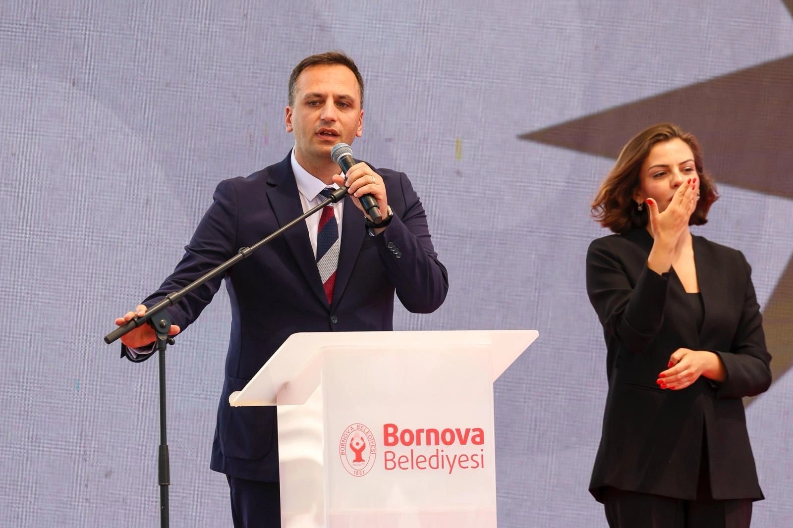Başkan Eşki’den Özel’e: “Pusulamız bilim, rotamız iktidar, kutup yıldızımız sizsiniz!”