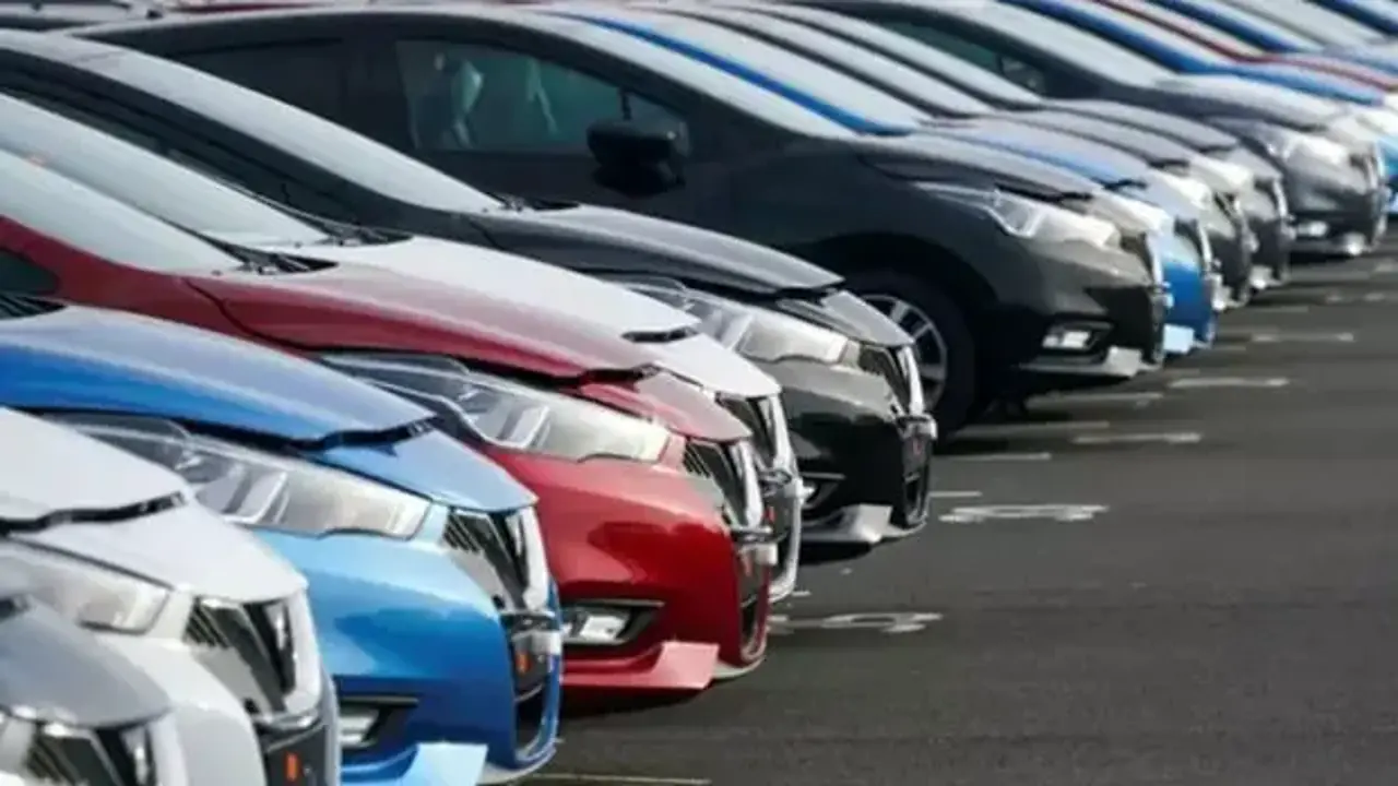 Otomobil piyasası, yaklaşan uzun bayram tatili öncesinde son ayların en