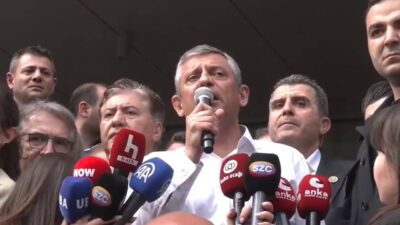 Emniyet güçlerinin müdahale ettiği CHP Genel Merkez binası bahçesinde açıklama