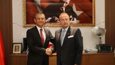 CHP Genel Başkanı Özgür Özel, tutuklanan eski Uşak Belediye Başkanı