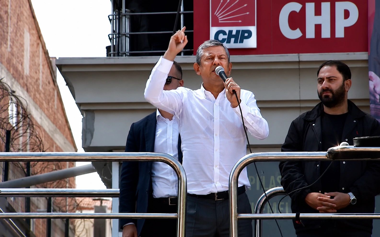 Özel Güvenpark'ta konuştu: 'Bu mesele Özel-Kılıçdaroğlu meselesi değil'