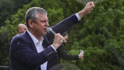 Özgür Özel, mahkemenin "mutlak butlan" kararı ve sonrasındaki idari süreci