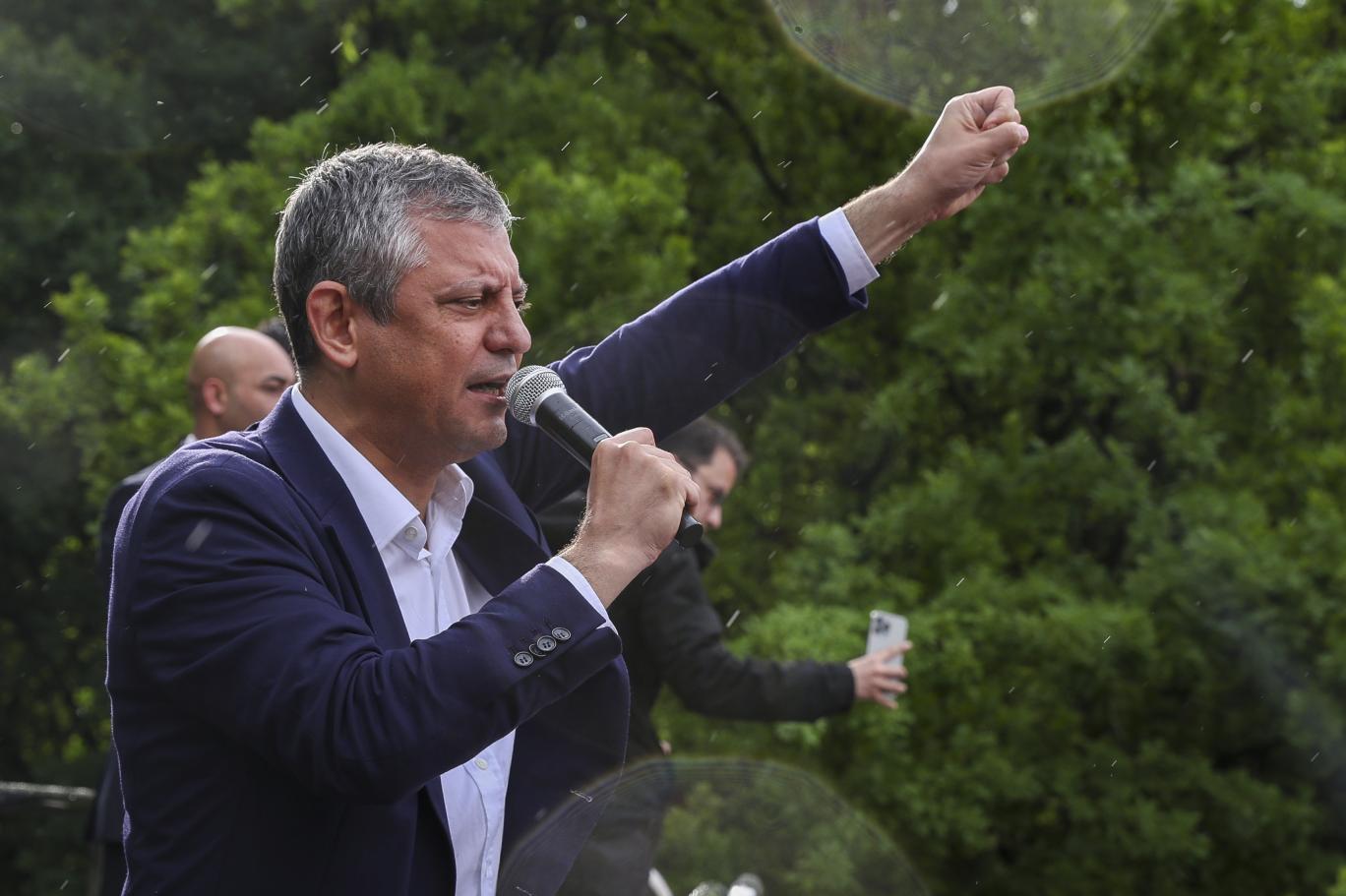 Özgür Özel, mahkemenin "mutlak butlan" kararı ve sonrasındaki idari süreci