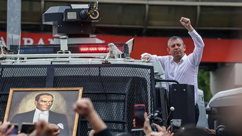 Mahkeme kararıyla yönetimi değişen CHP'de yarın aynı saatte iki ayrı