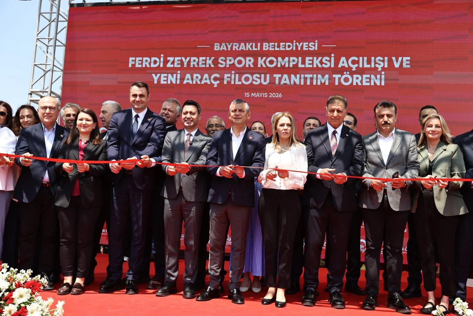 Özel’den 'Meslek Fabrikası' tepkisi: “İzmir'e kin duyuyorlar"
