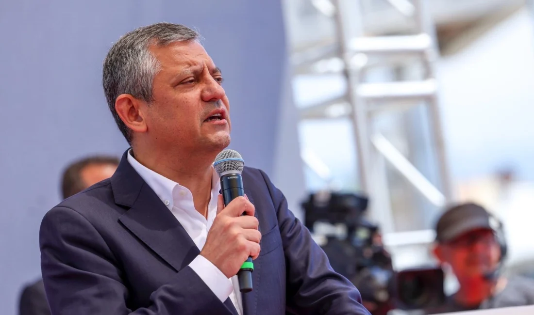 CHP Genel Başkanı Özgür Özel, İzmir'deki toplu açılış töreninde Çeşme