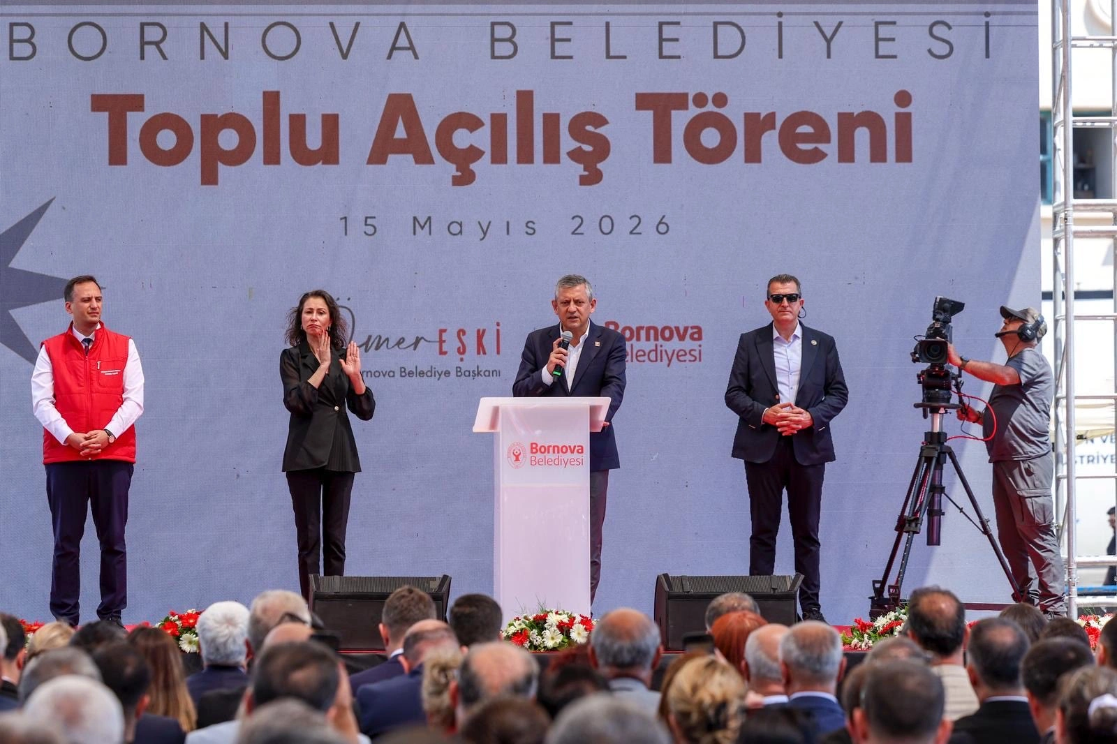 Özgür Özel’den İzmir’de 'Balyoz' resti: "O gişeleri kıracağız, gerekirse hayatı durduracağız!"