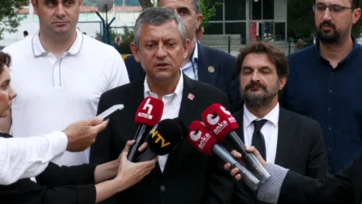 CHP Genel Başkanı Özgür Özel, Kemal Kılıçdaroğlu’nun milletvekillerine gönderdiği yazıya