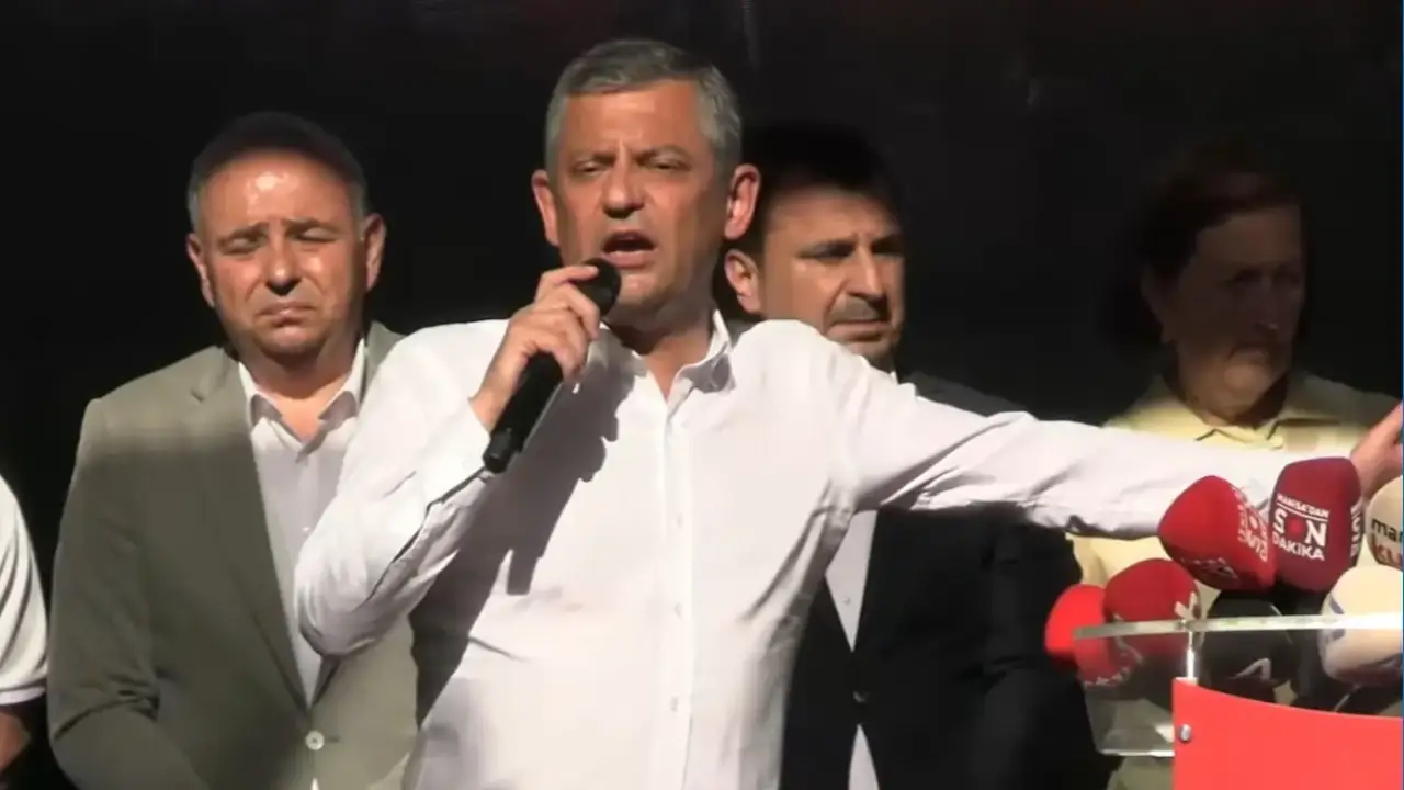 Mahkemenin "mutlak butlan" kararı sonrası memleketi Manisa’da kitlesel bir miting