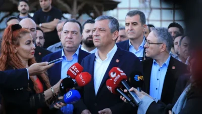 CHP’de ‘mutlak butlan’ kararıyla genel başkanlık görevinden alınan Özgür Özel,