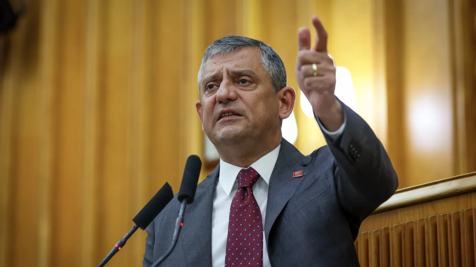 Özgür Özel: "Bakanlıktan soruşturma bilgilerini deşifre ediyorlar"