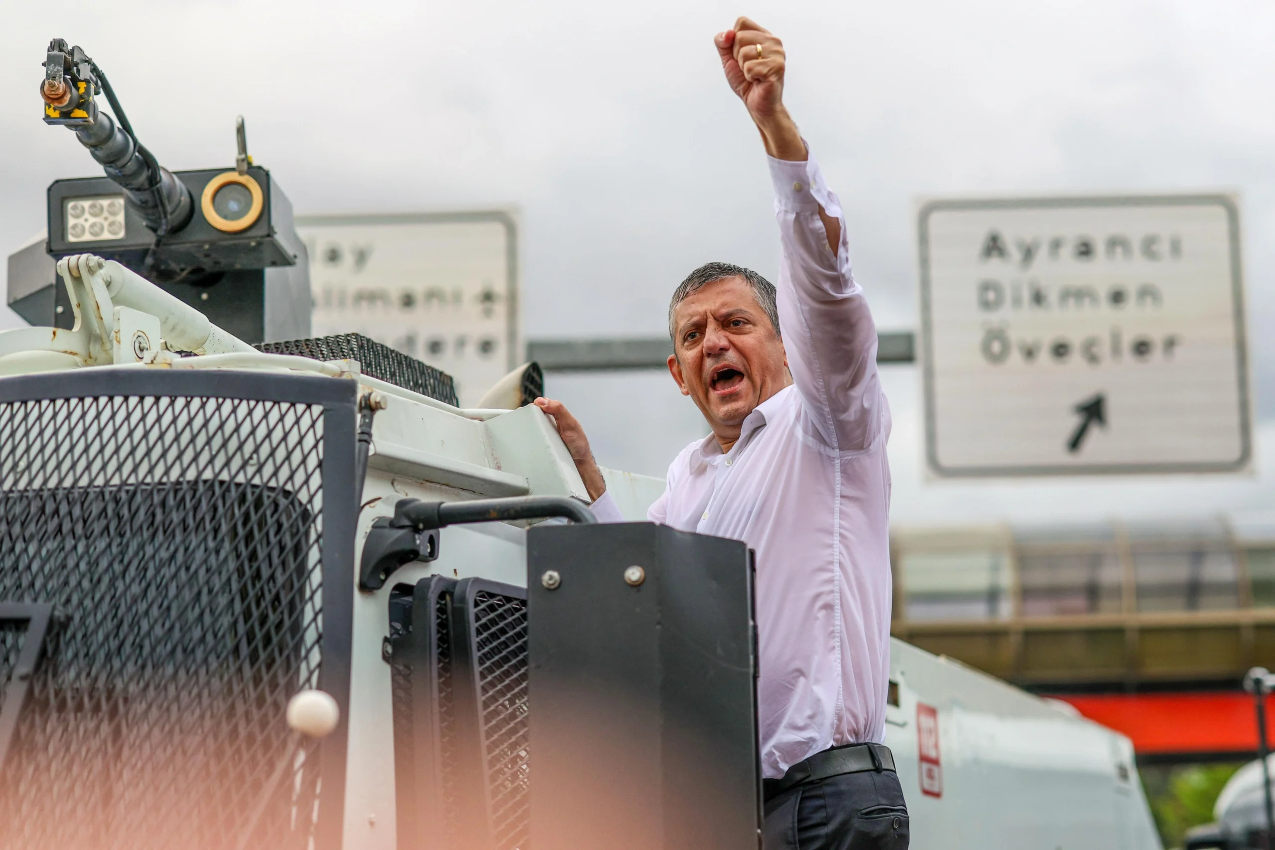 Özgür Özel: "CHP kapanmıştır, üçüncü kez açacağız"