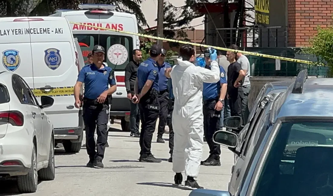 Konya'da devriye atan emniyet güçlerinin bir parkta elleri kanlı şekilde