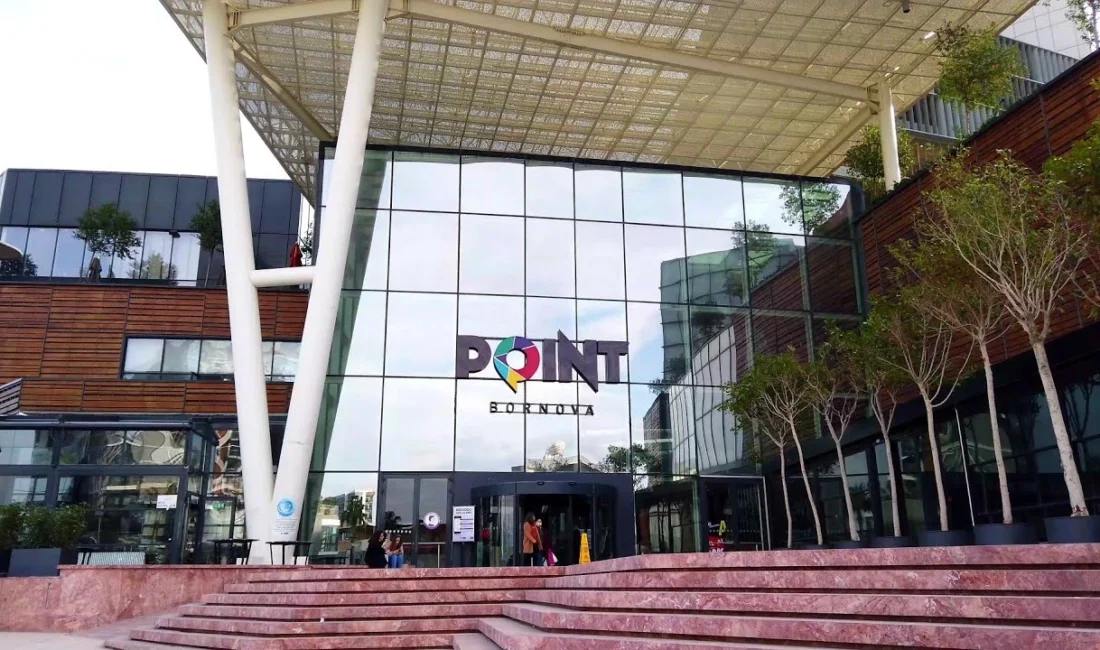 Şehrin en büyük yaşam merkezlerinden biri olan Point Bornova AVM