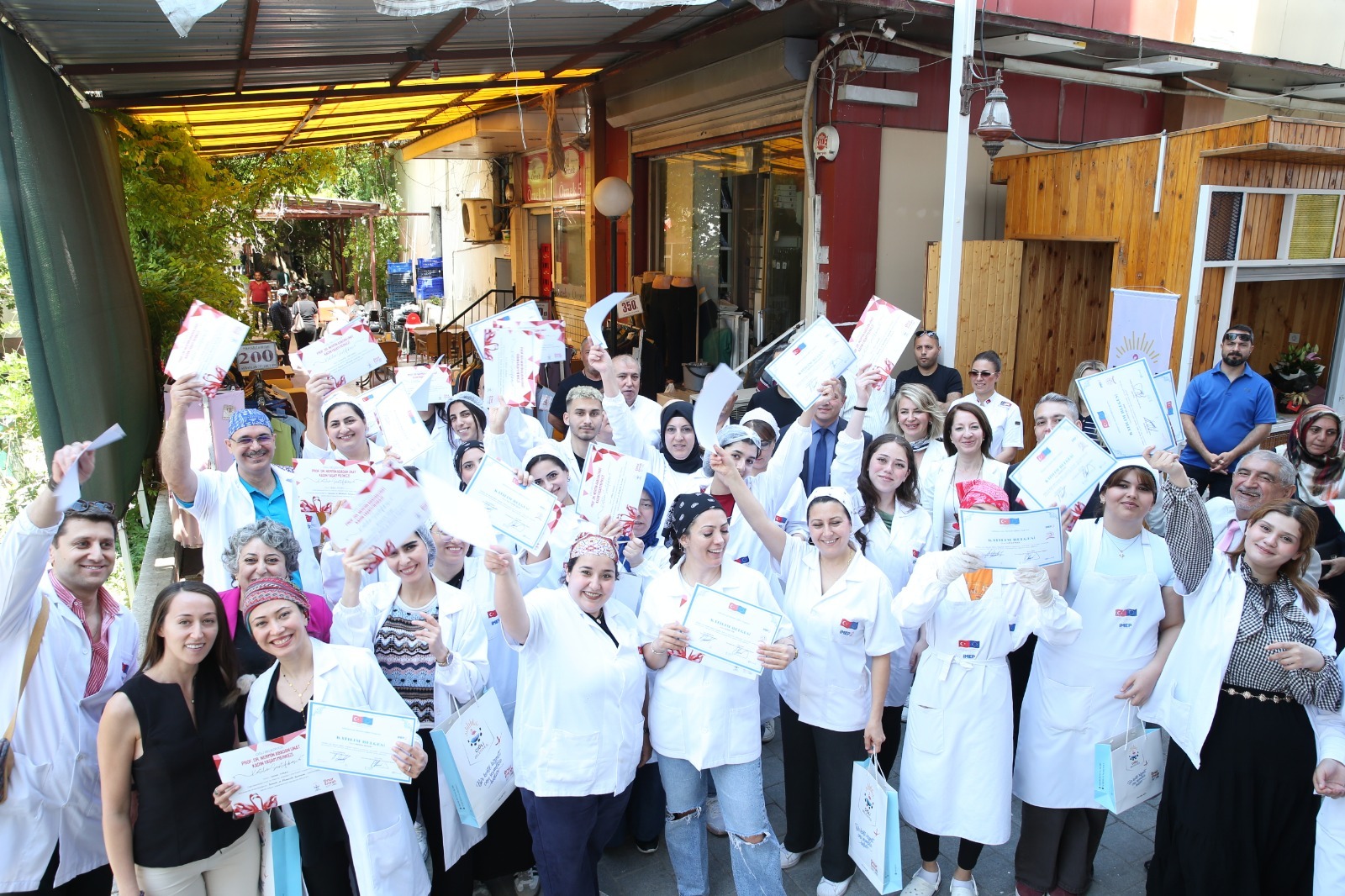 Çiğli Belediyesi’nin istihdam odaklı mesleki eğitim projeleri kapsamında hayata geçirilen