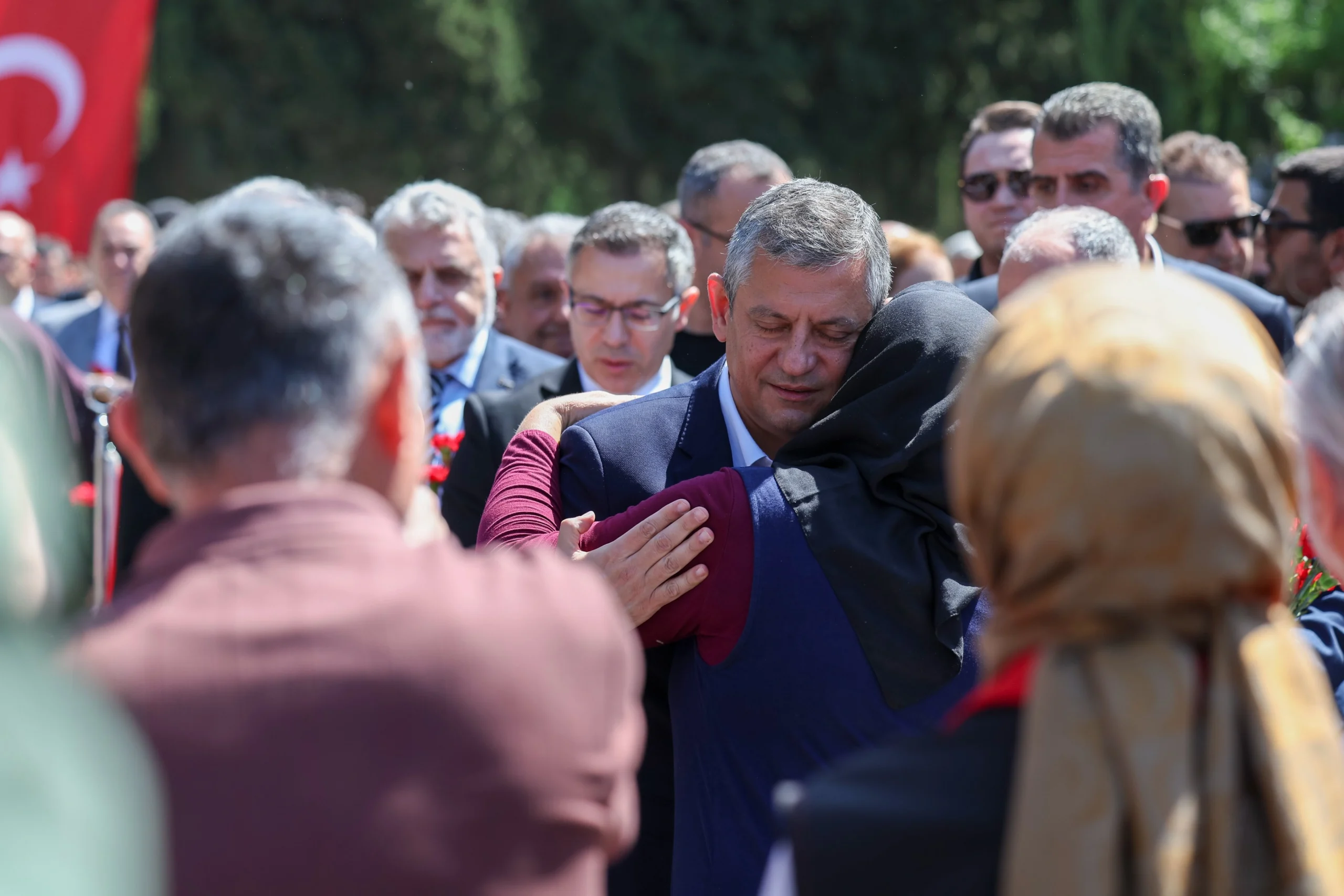 12 yıldır dinmeyen acı: 301 maden şehidi Soma’da karanfillerle anıldı