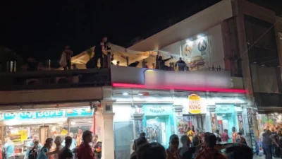 Galatasaray’ın şampiyonluk ilanıyla Taksim Meydanı’na akın eden taraftarların coşkusu, iki