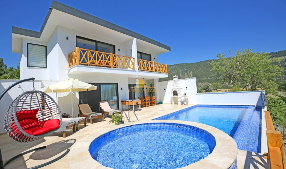 Otel fiyatlarındaki rekor artış yerli turisti kiralık villa ve yazlıklara