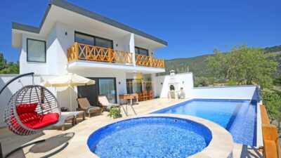 Otel fiyatlarındaki rekor artış yerli turisti kiralık villa ve yazlıklara