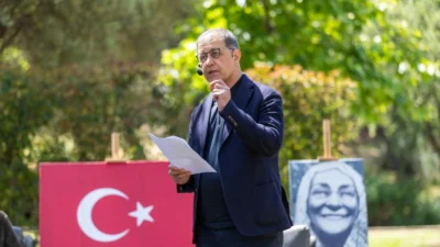 İzmir Büyükşehir Belediye Başkanı Dr. Cemil Tugay, okuduğu "Anadolu’nun Anaları"