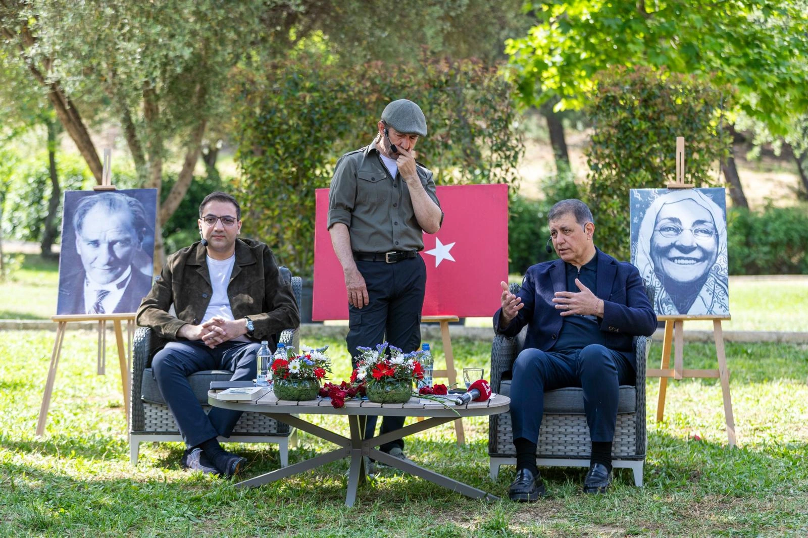 Canlı yayında şiirli Anneler Günü sürprizi: Başkan Tugay okudu, İzmir duygulandı!