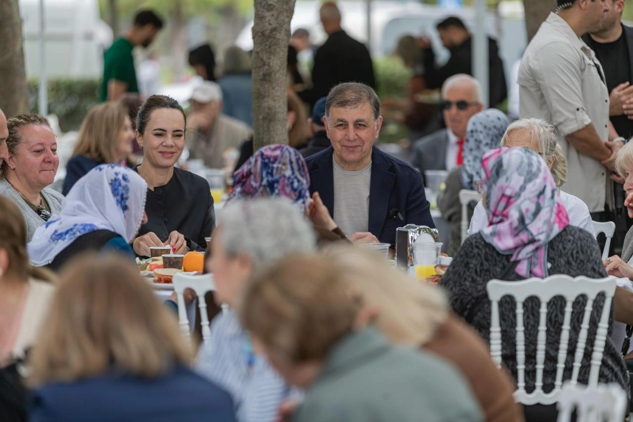 “Size hizmet bizim için onur”