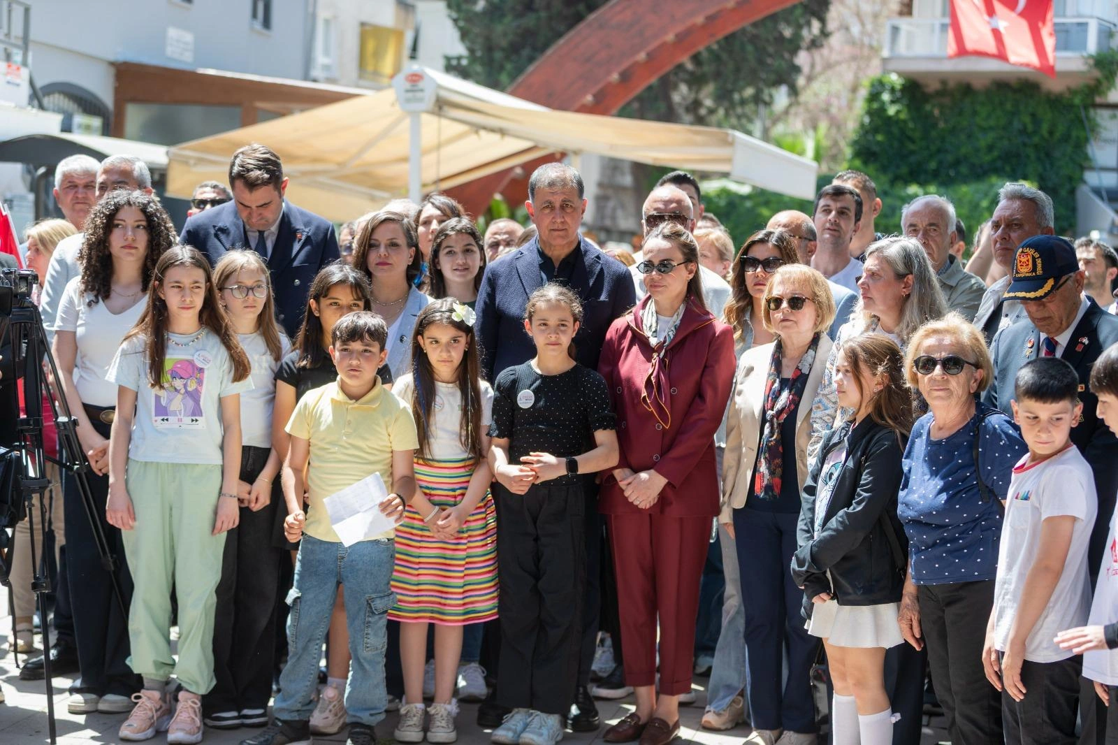 Tugay’dan Zübeyde Anne'ye duygu yüklü sesleniş: "Hepimiz sizin çocuklarınızız"