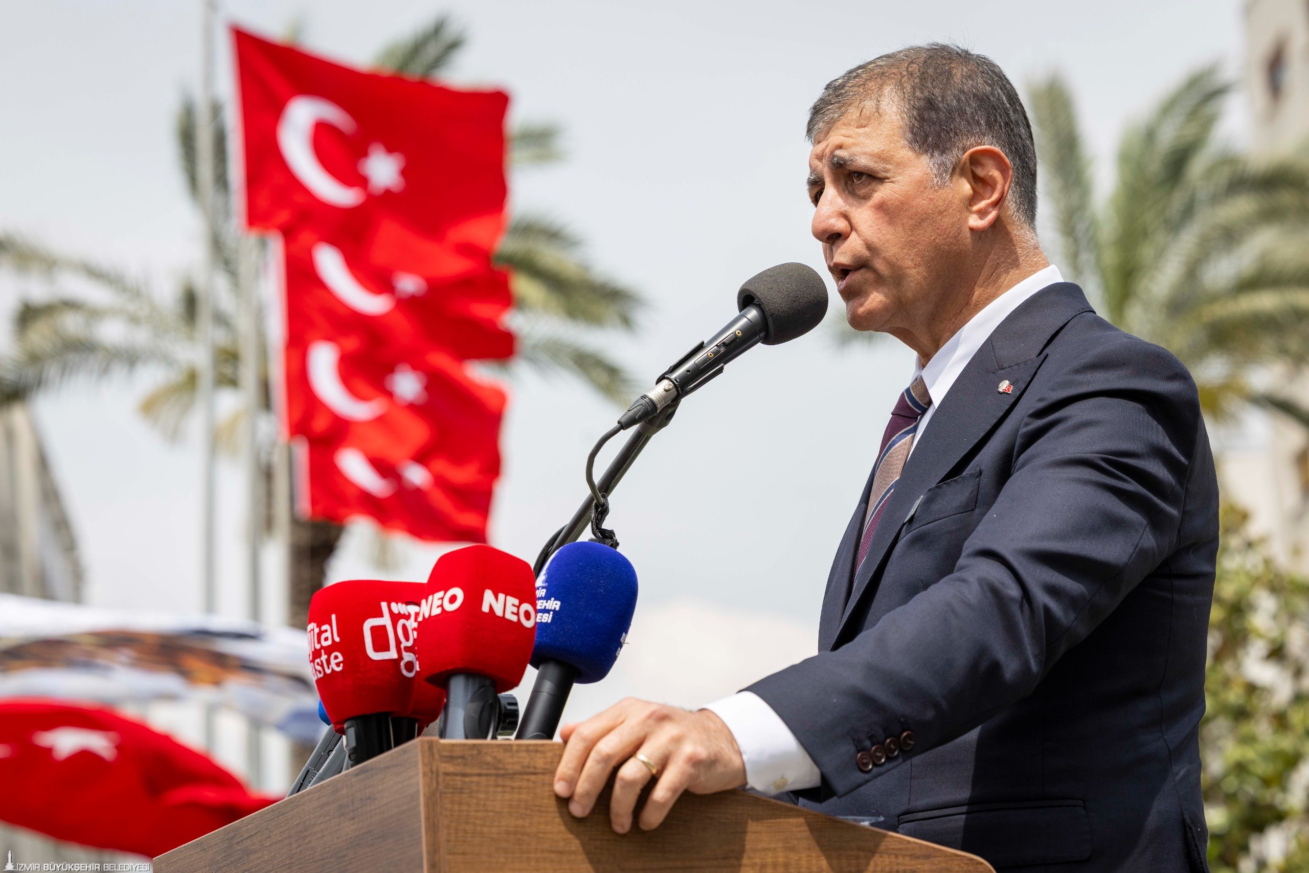 Cemil Tugay’dan Cumhuriyet Meydanı’nda erken seçim ve birlik çağrısı: "Bu zulüm bitmeli!"