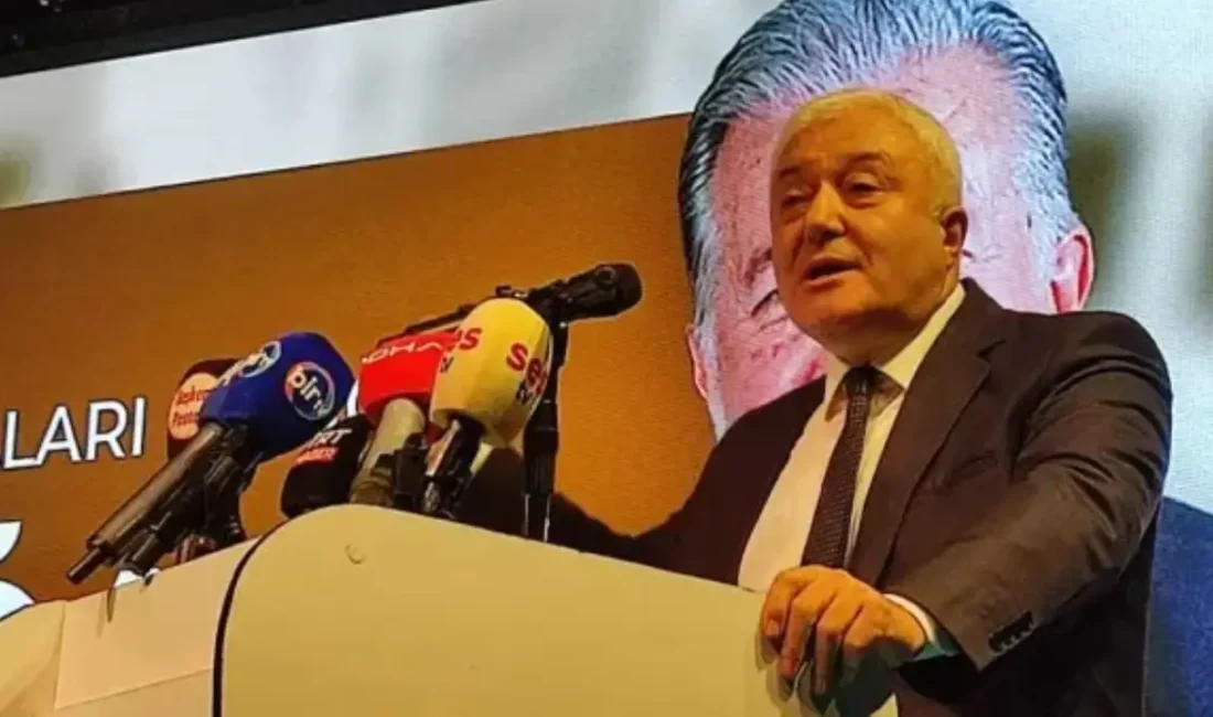 Cumhuriyet Halk Partisi (CHP) İzmir Milletvekili Tuncay Özkan, İzmir Esnaf