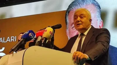 Cumhuriyet Halk Partisi (CHP) İzmir Milletvekili Tuncay Özkan, İzmir Esnaf