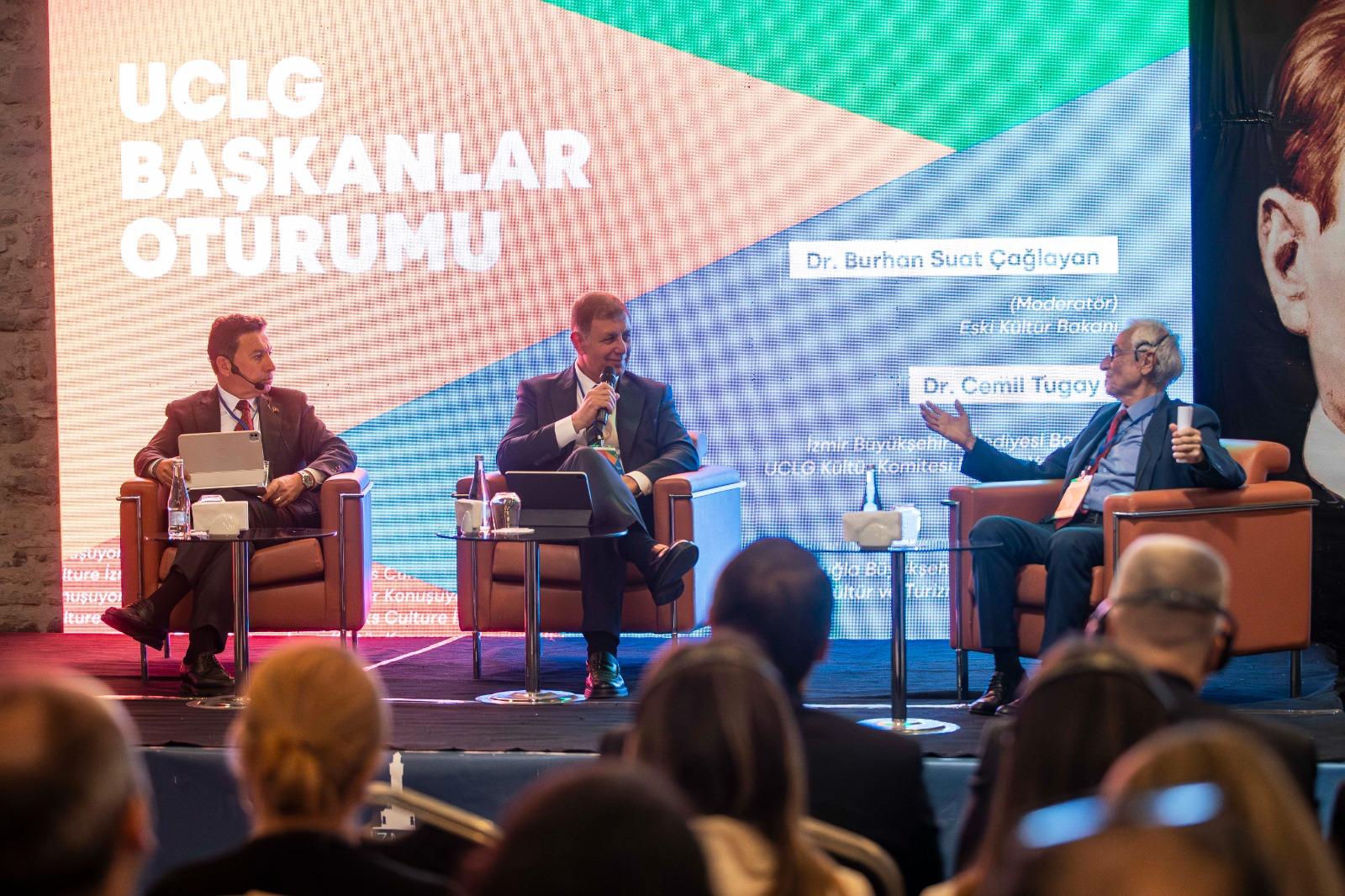 Ahmet Aras'tan İzmir'de UCLG Çalıştayı'nda çarpıcı çıkış: '2 saatlik konsere 5 milyon harcanıyor; yazık, günah'