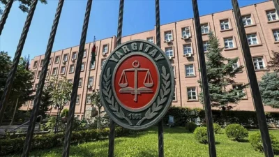 İzmir’de hatalı park tartışmasını kaydedip WhatsApp gruplarında paylaşan sürücüye kötü
