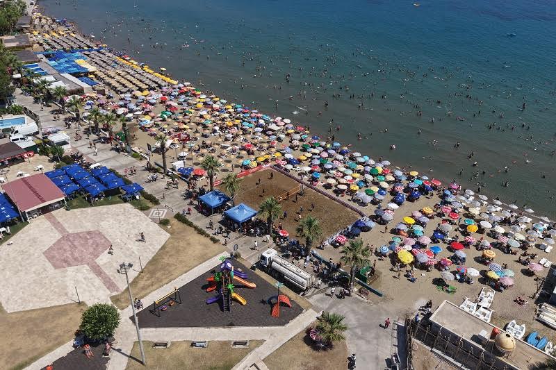 Menderes Belediyesi ilk Plaj Voleybolu Turnuvası'nı gerçekleştirdi: Kupa Şah-Bar'ın oldu
