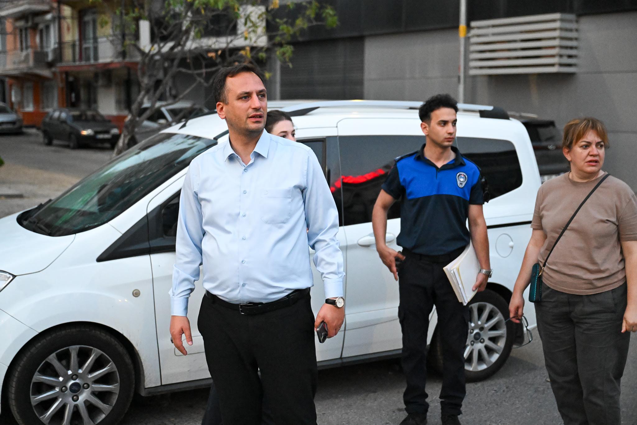 Bornova’da sabaha karşı şok baskın: Başkan Eşki fırınları gezdi 6 Bornova’da sabaha karşı şok baskın: Başkan Eşki fırınları gezdi