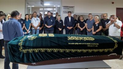 İzmir Büyükşehir Belediyesi Eşrefpaşa Hastanesi’nde 25 yıl görev yapan ve