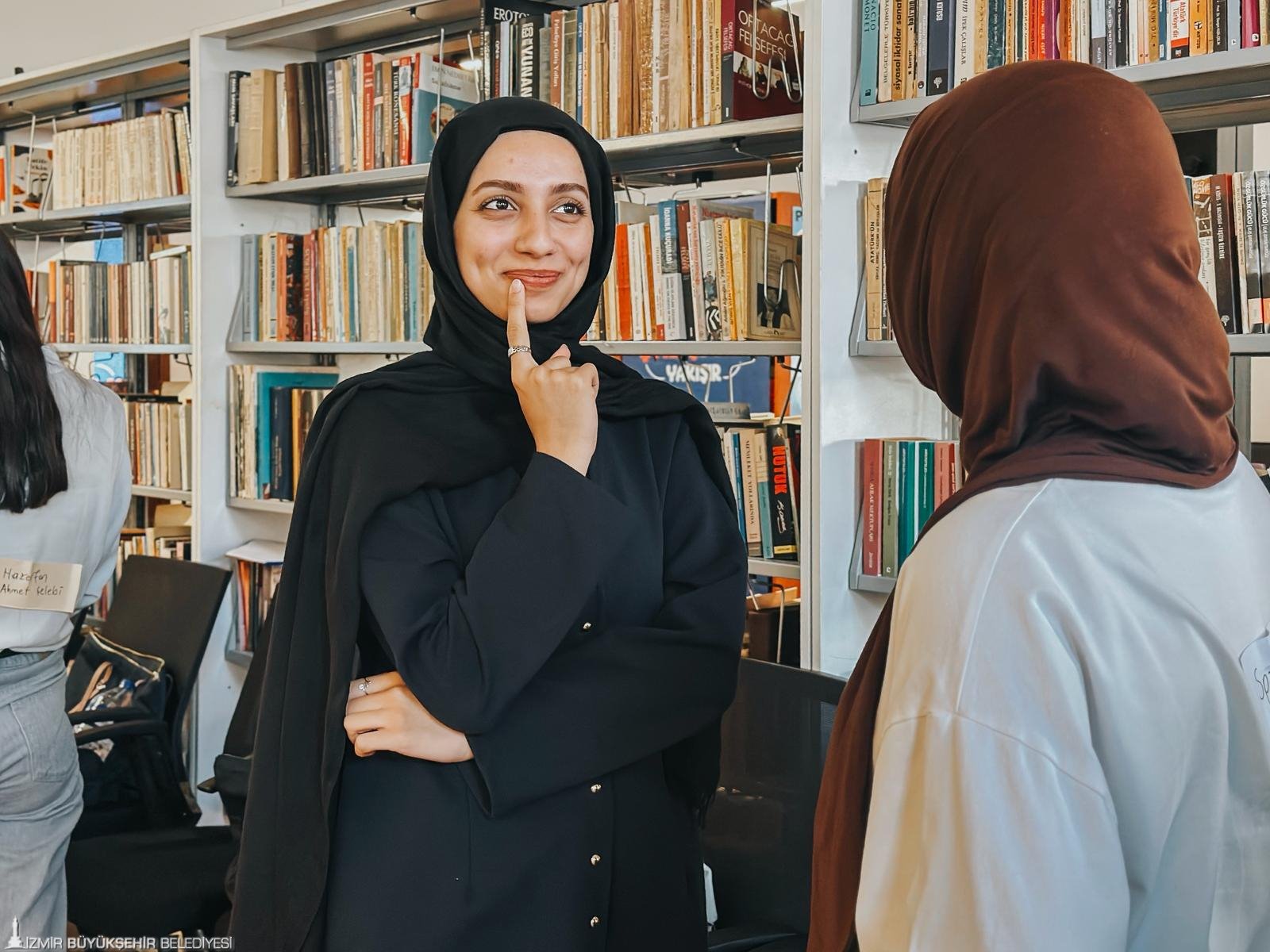 Çocukların geleceğine renkli dokunuş: Renkli Harfler ile çözüme uluslararası övgü