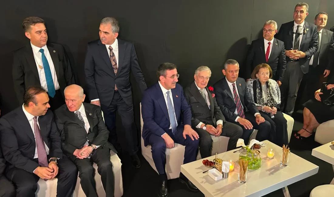 CHP'yi sarsan mahkeme kararlarının gölgesinde Ankara'da tarihi gece. Koç Holding'in