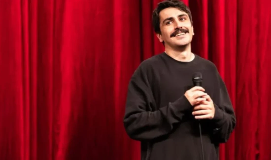 Harbiye Cemil Topuzlu Açıkhava Tiyatrosu’nda sergilediği ve dijital platformlarda milyonlarca