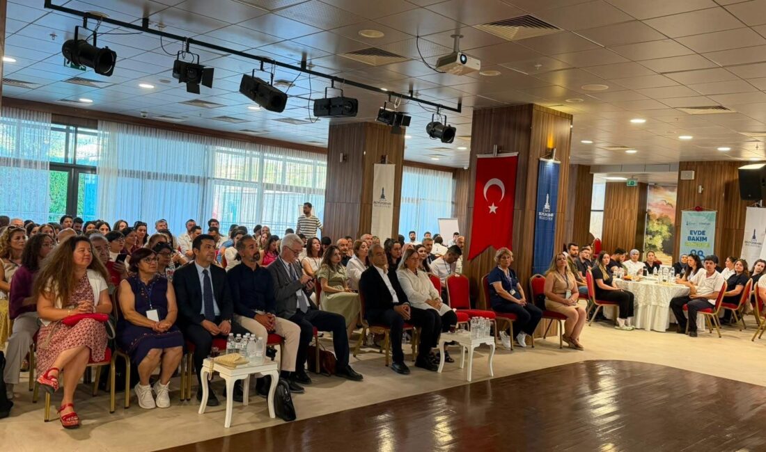 İzmir Büyükşehir Belediyesi’nin düzenlediği “Yerel Yönetimlerde Evde Bakım Hizmetleri Çalıştayı”nda,