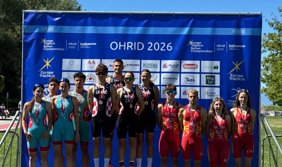 Kuzey Makedonya’da düzenlenen Balkan Triatlon Şampiyonası’na İzmir Büyükşehir Belediyesi damga