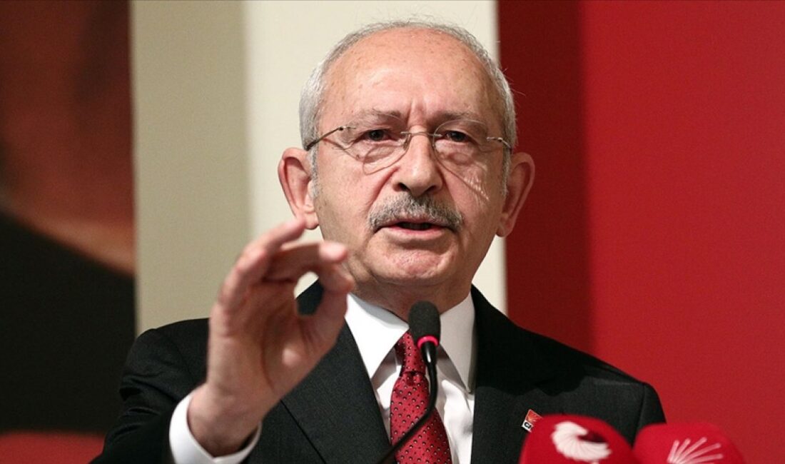CHP'de 28 üyenin istifasının ardından Kılıçdaroğlu başkanlığında toplanan PM'de tarihi