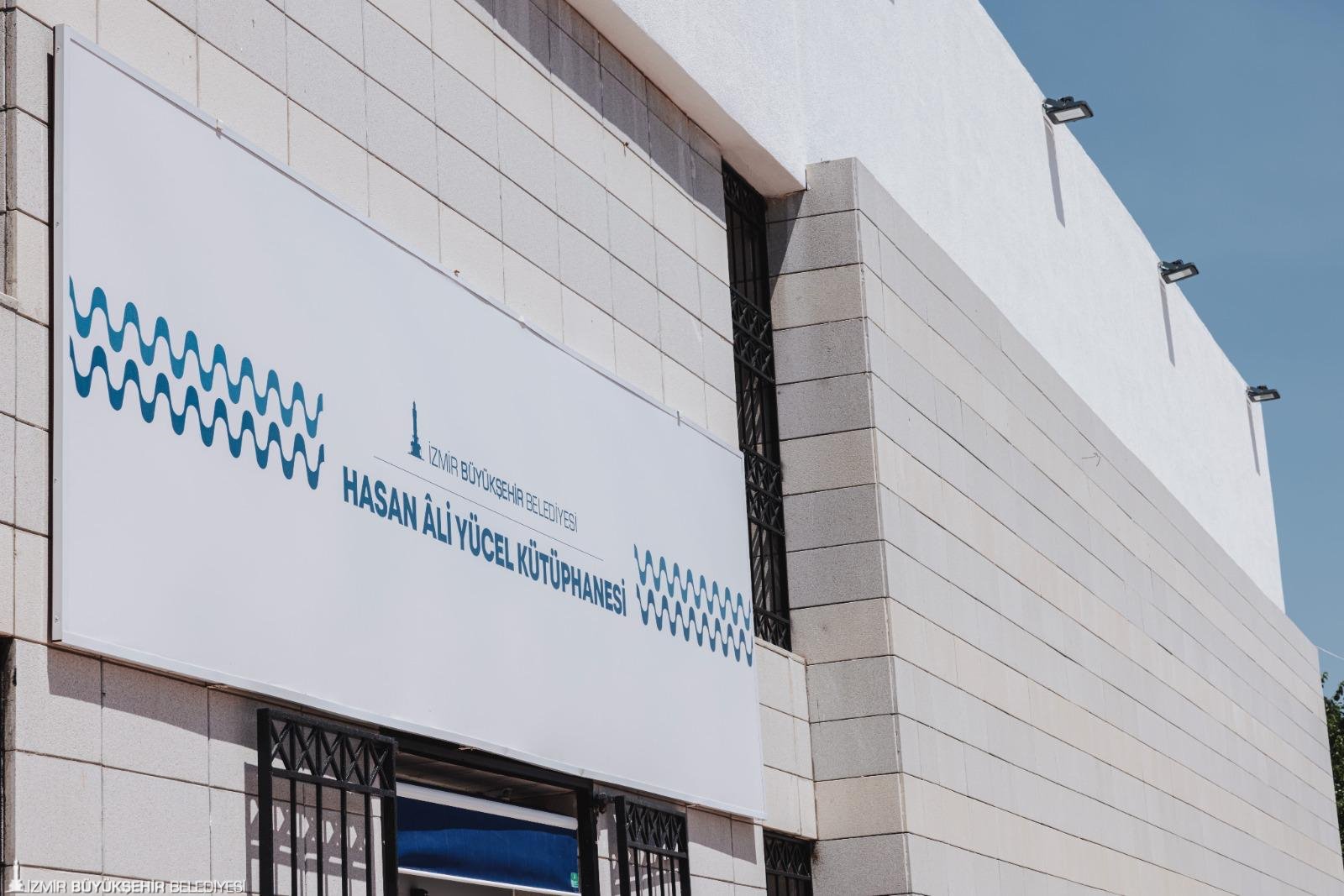 Hasan Ali Yücel’in mirası Kültürpark’ta yaşıyor: Öğrencilerin ve kitapseverlerin gözdesi oldu