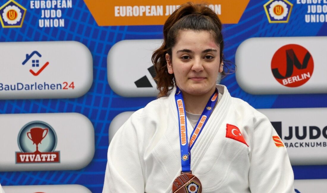 Berlin Gençler Avrupa Kupası’nda tatamiye çıkan milli judocumuz Sema Mete,