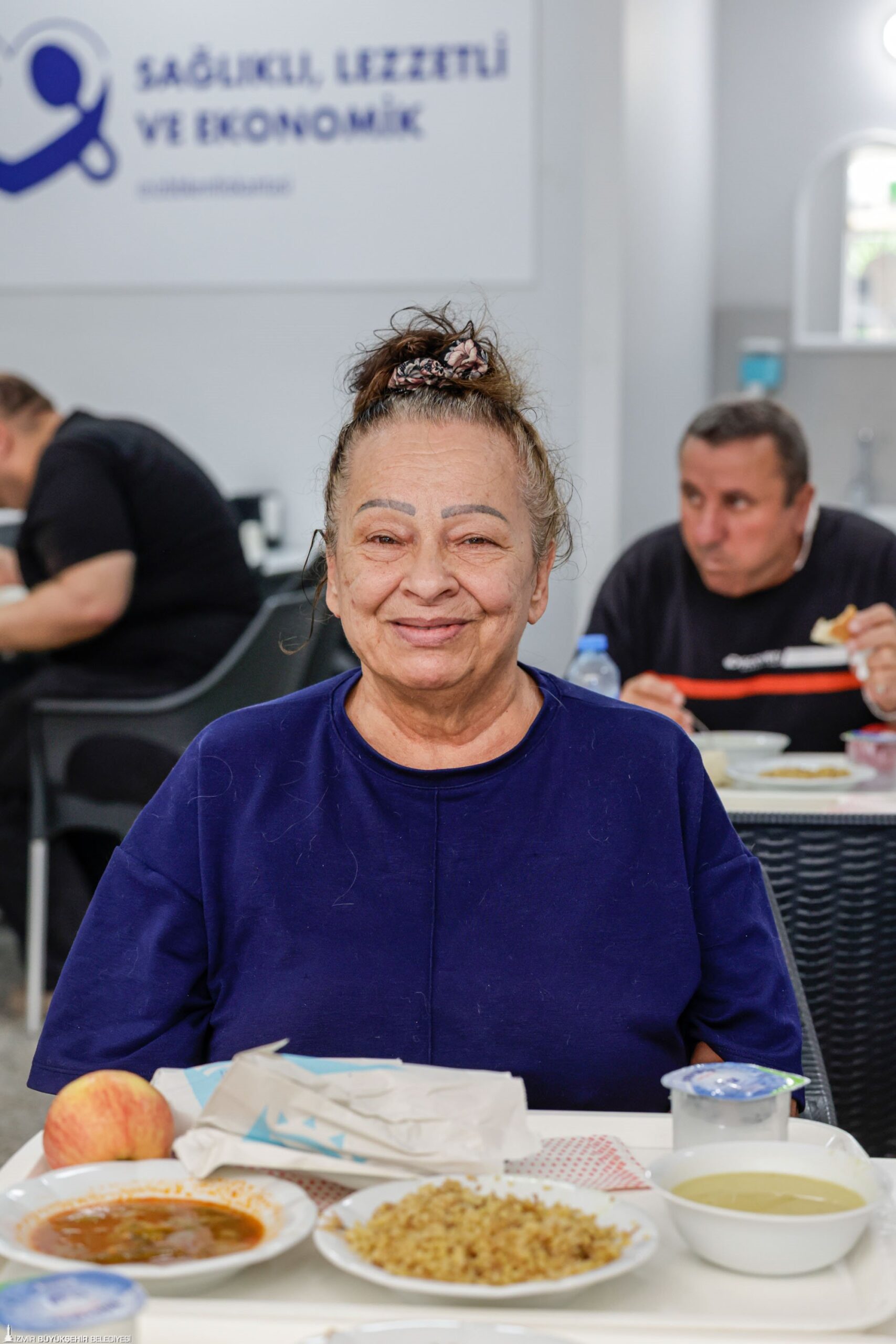 Büyükşehirin 7. Kent Lokantası'na yoğun ilgi: 4 çeşit yemek 25 liradan satılıyor