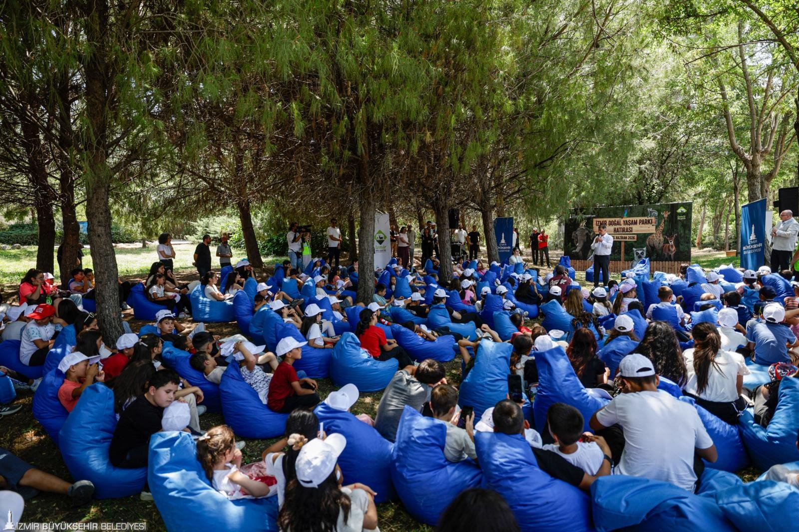 Başkan Tugay sözünü tuttu, çocukların yüzü güldü: Masal gibi bir gündü