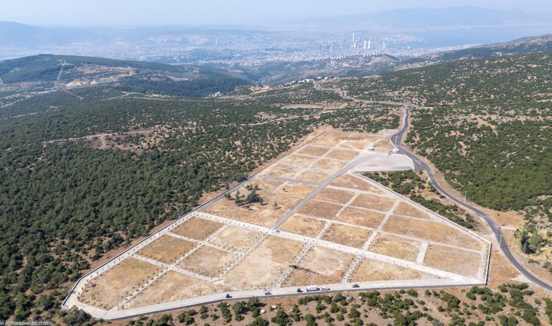 İzmir Büyükşehir Belediyesi, özellikle Karşıyaka, Bayraklı ve Bornova aksında tırmanan