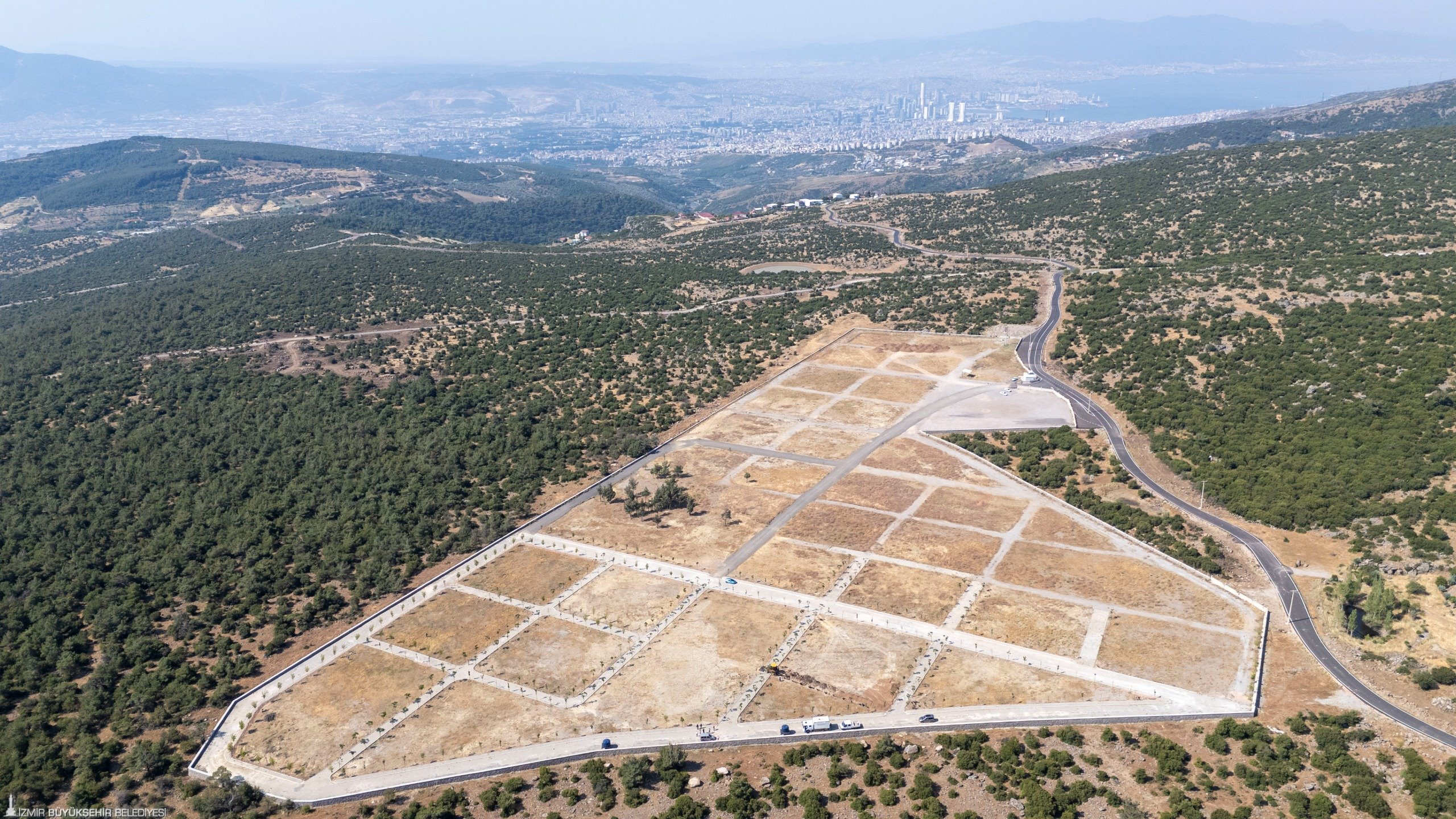 İzmir Büyükşehir Belediyesi, özellikle Karşıyaka, Bayraklı ve Bornova aksında tırmanan