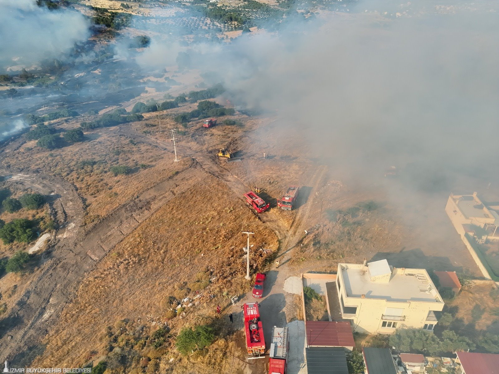 İzmir İtfaiyesi Çandarlı yangını için seferber